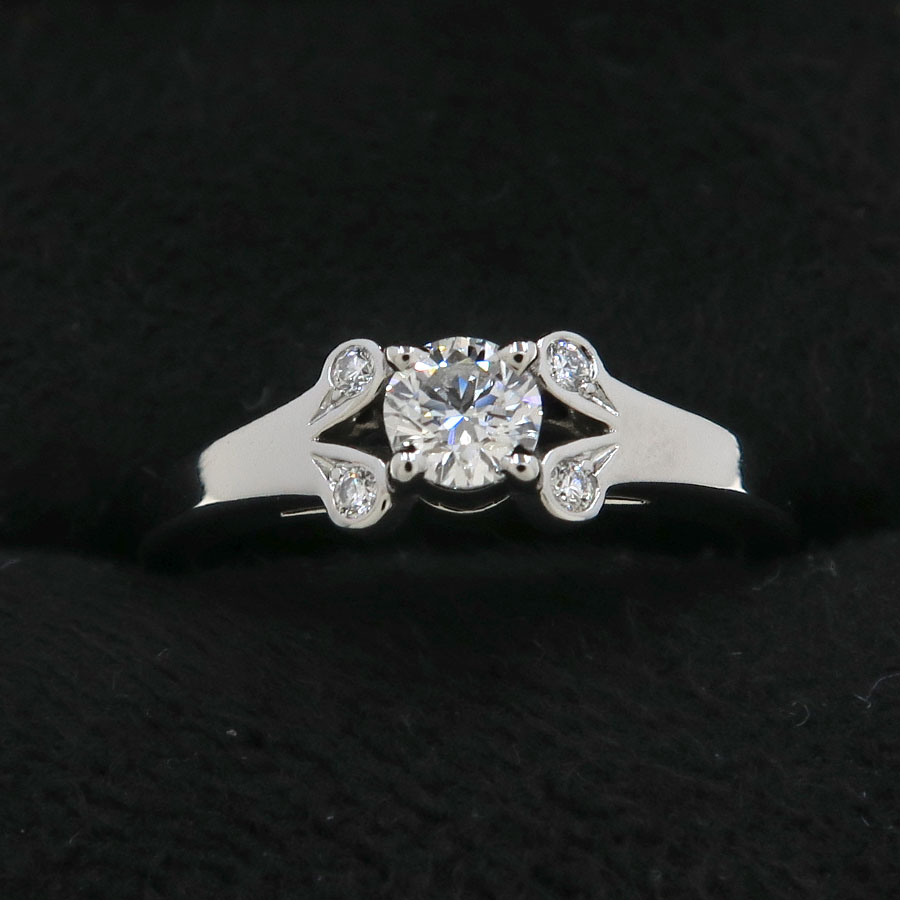 ソリテールバレリーナダイヤリング/D0.24ct