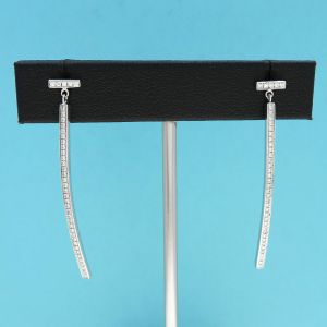 Tバーダイヤピアス