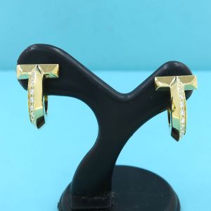 Tワンフープダイヤピアス