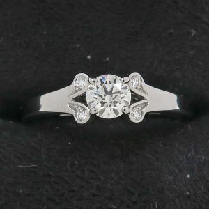 ソリテールバレリーナダイヤリング/D0.33ct
