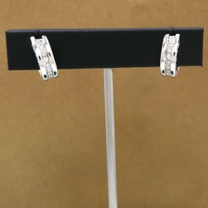 ビーゼロワンダイヤピアス