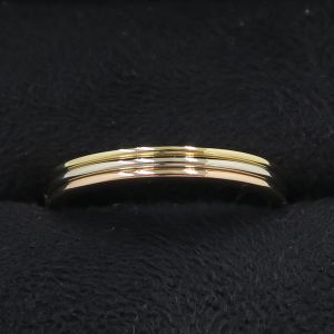 スリーゴールドウェディングリング