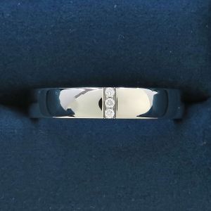 スリーストーンバンドダイヤリング