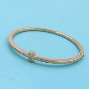 Tワイヤーヒンジダイヤバングル