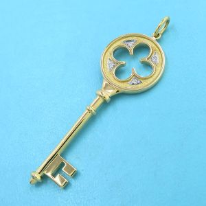 クローバーキーダイヤチャーム