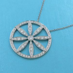 フラワーサークルダイヤネックレス