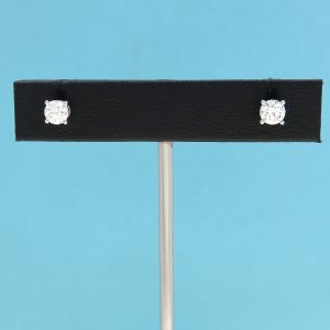 ソリティアダイヤピアス/D0.38ct×2