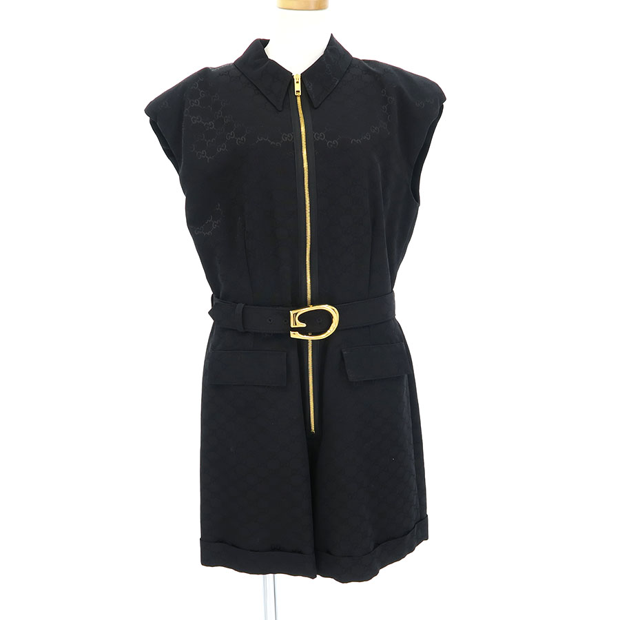 ジャンプスーツ