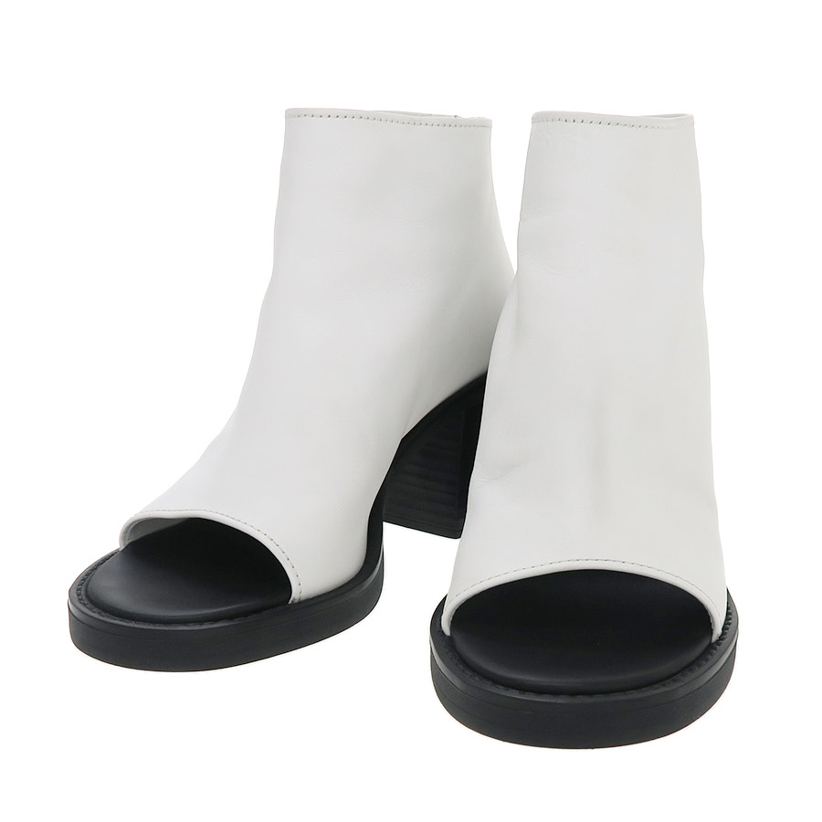 ショートブーツ