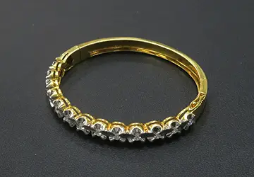バングルを金買取致しました