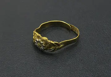 純金製のリングを金買取致しました。